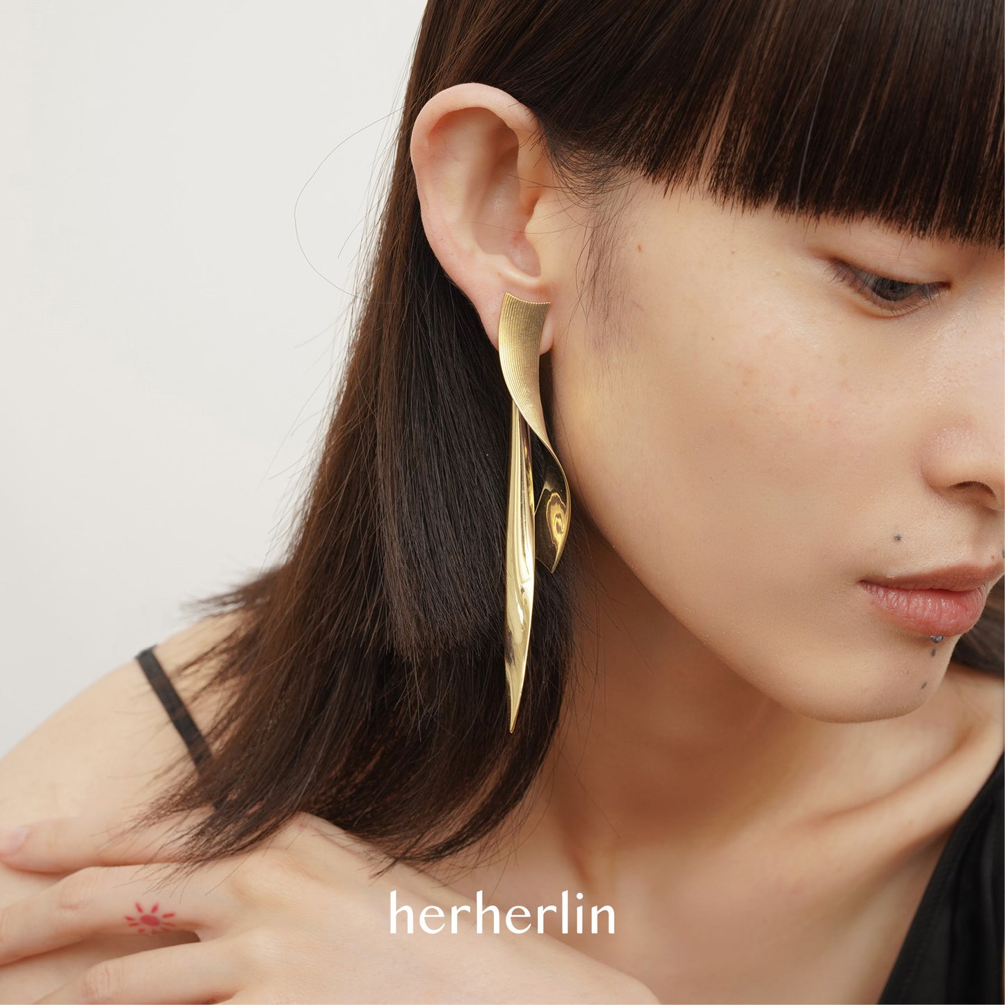 Herherlin | Corrugated Ribbon Earrings