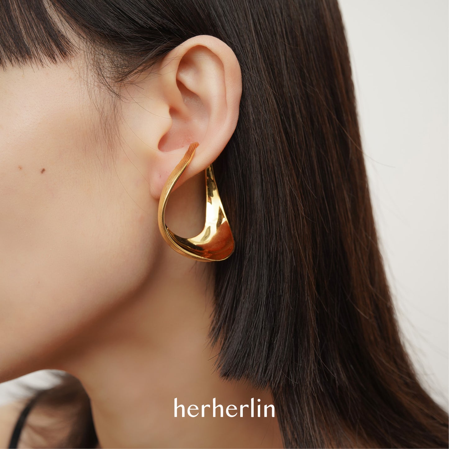 Herherlin | Stereo Ripple Ear Hanging