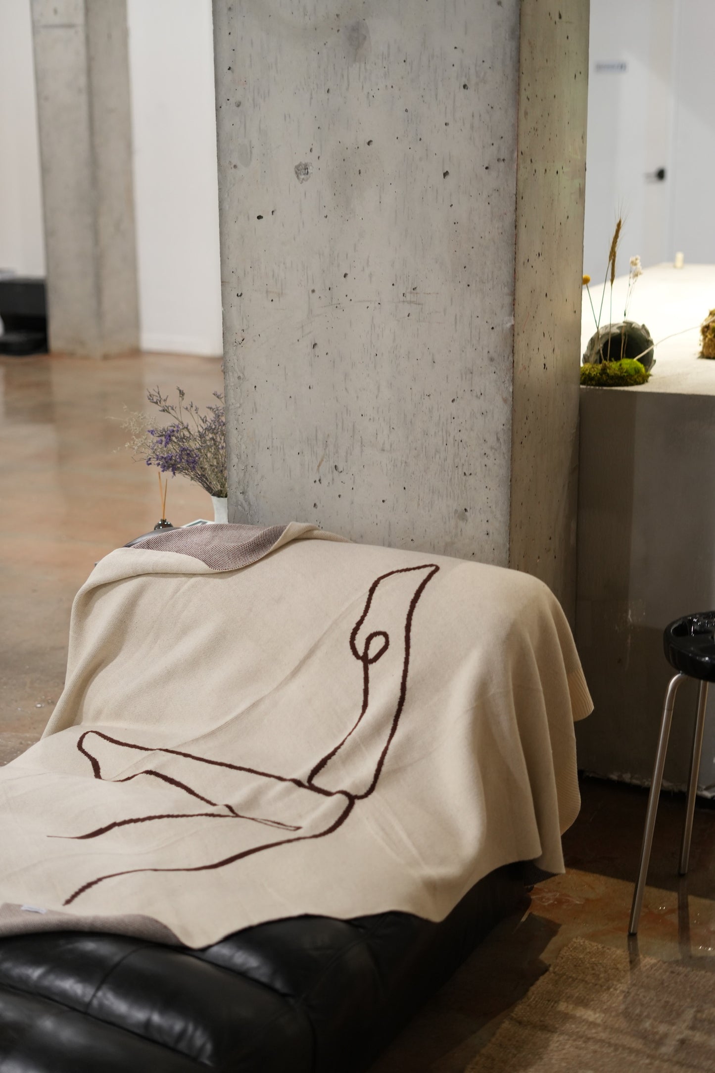 Maison Mono | The Leg Sofa Throw